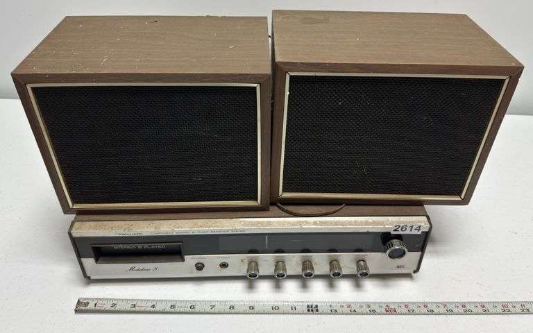 Realistic Modulaire 8 Stereo & Speakers