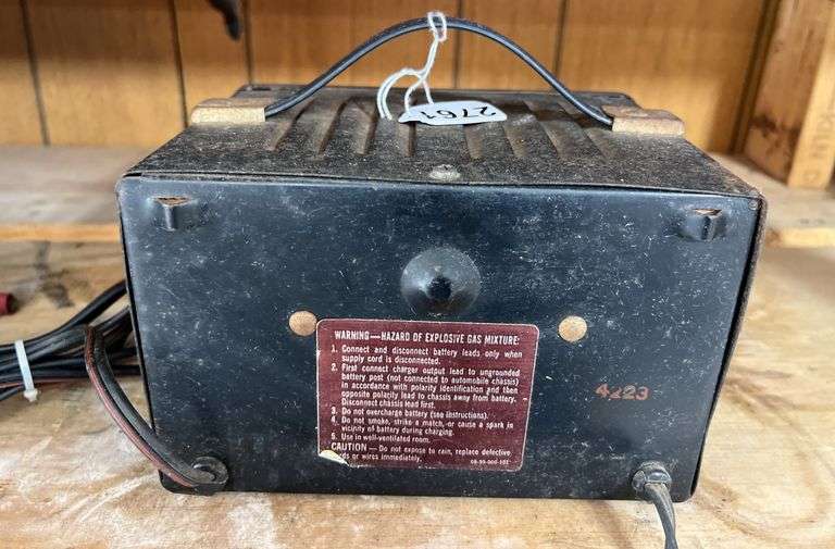 Sure-Fire 600, 6 AMP Battery Charger