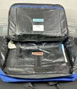 2 Pyrex Cassarole Pans & Pyrex Portables Bag