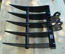 Mini Excavator Bucket Claw Attachment