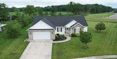 105 tayside Ct. Jackson Center Ohio