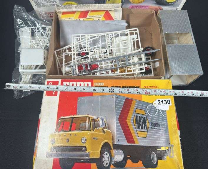 Ford C-600 Model Kit & Outlaw Rampage Truck Kit