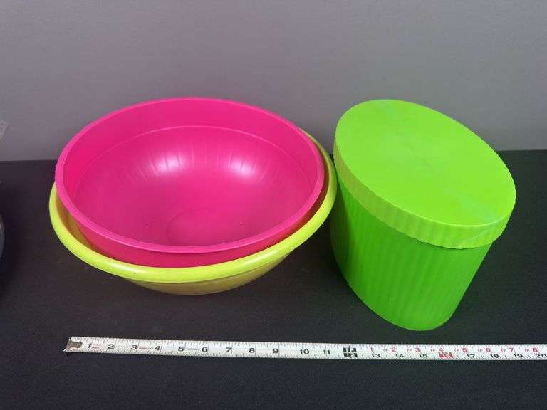 Ohio State Enamelware Bowl & Assorted Containers and Dishes