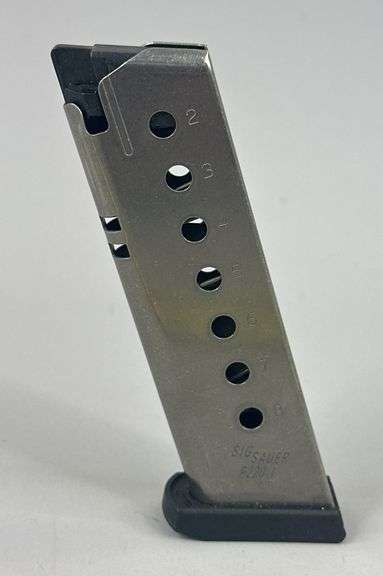 Sig Sauer P-220 .45 Ammo Clip image