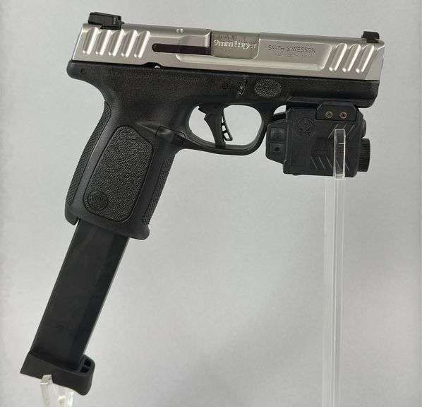 Smith & Wesson  9mm  SD9 2.0  FEK2553  Extended Magazine Smith & Wesson  9mm  SD9 2.0  FEK2553  Extended Magazine image