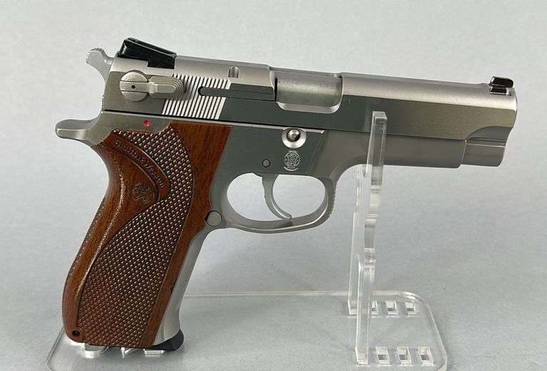 Smith & Wesson  9mm  5906  TZT5369 Smith & Wesson  9mm  5906  TZT5369 image