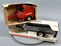 New Idea Bale King Round Baler & Spreader