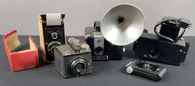 Lot of 5 Vintage Cameras, Brownie Hawkeye, Brownie Special, Pickwik and Kodak Bantam image
