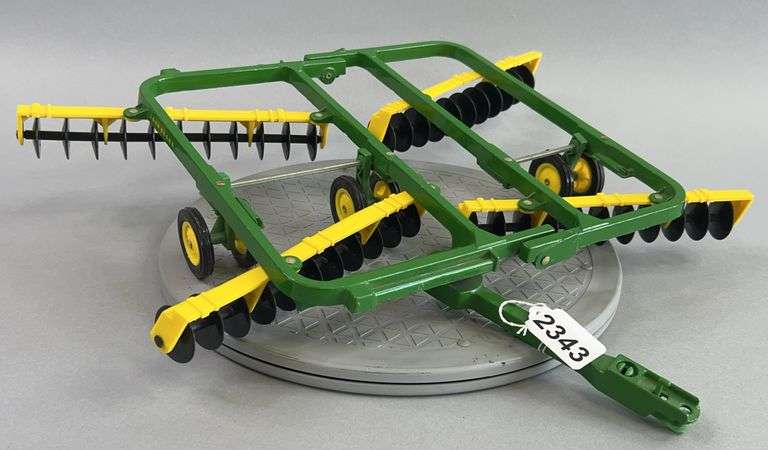 ERTL John Deere 1/16 Diecast Disk image