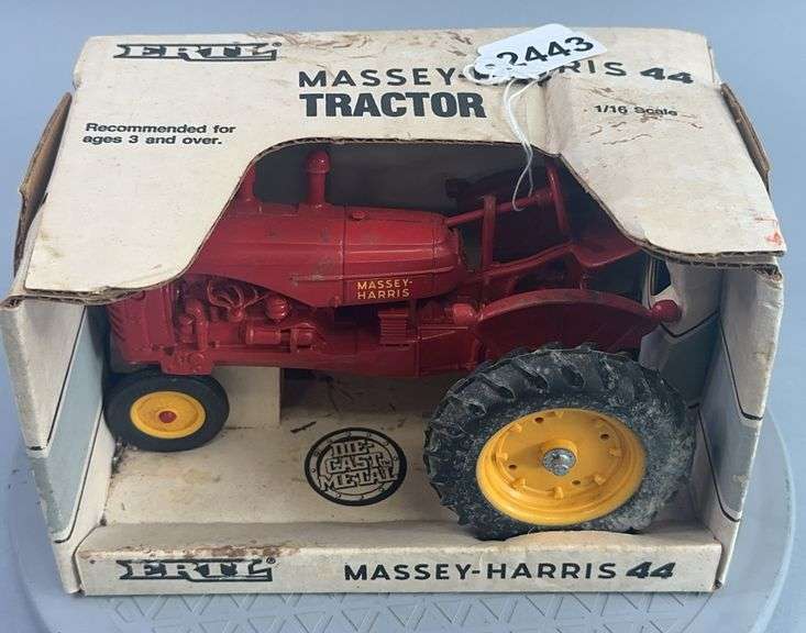 Massey-Harris 44 Tractor 1:16 Scale image