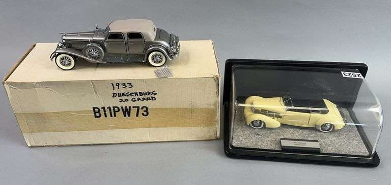 1937 Cord 812 Phaeton Coupe & 1933 Duesenburg 20 Grand Die Cast Model Cars image