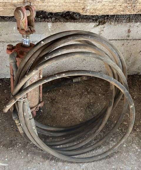 Hydraulic Cylinder and Hose image