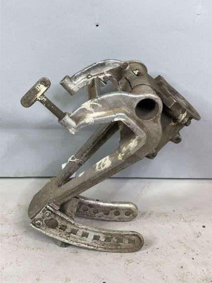 Evinrude Outboard Stern Clamp image