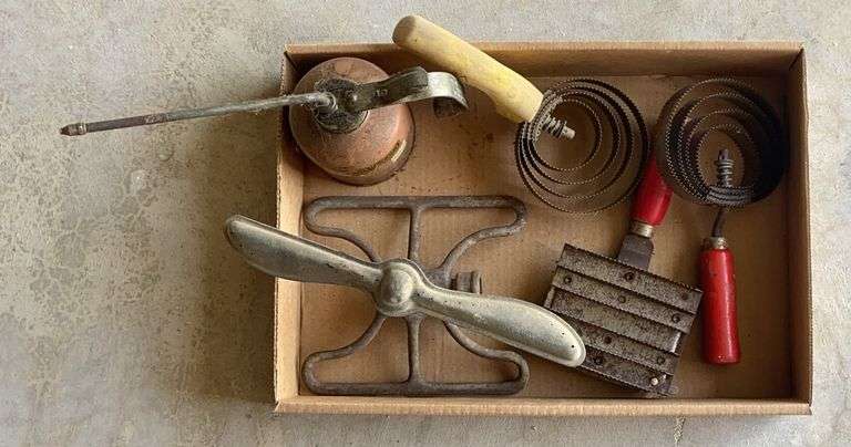 Vintage Sprinkler, Curry Combs, Oil can image