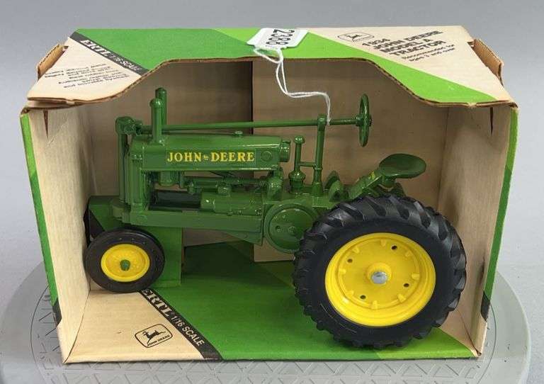 1934 John Deere Model A Tractor 1:16 Scale image