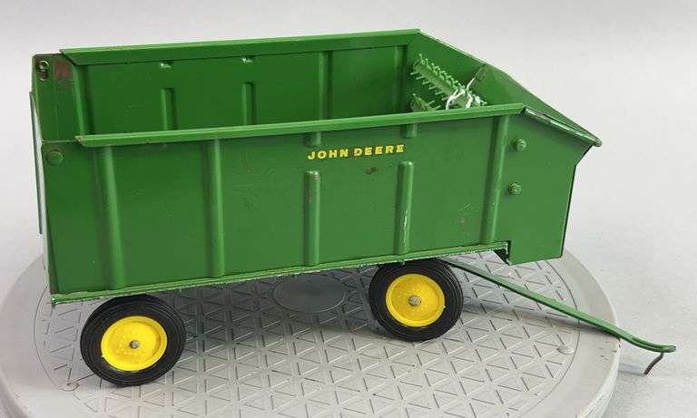 John Deere Chuck Wagon 1:16 Scale image