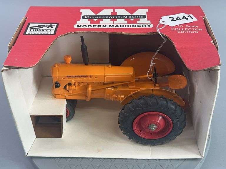 Minneapolis-Moline “U” Narrow Front Tractor image