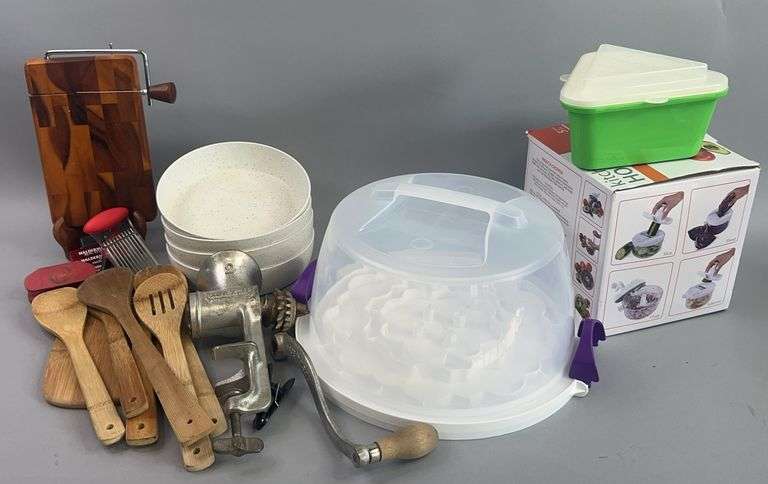 Cupcake/ Cake Carrier Wooden Utensils Plastic Bowls Grinder Miracle Mini Chopper Cheese Slicer Board Miscellaneous image