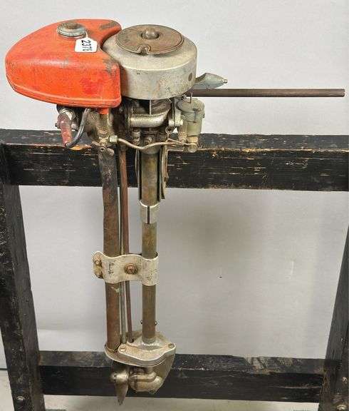 Muncie Model No. 1B38 Boat Motor image