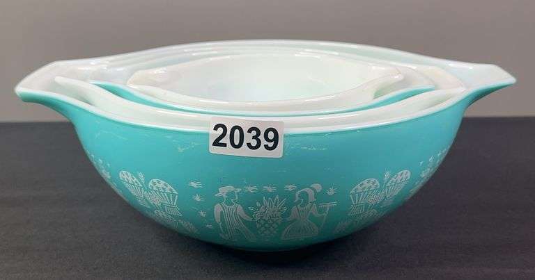 Pyrex Nesting Bowl Set image