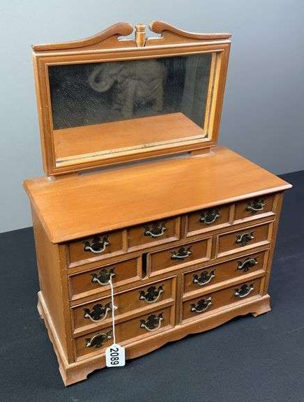 Vintage Jewelry Box with Mirror image