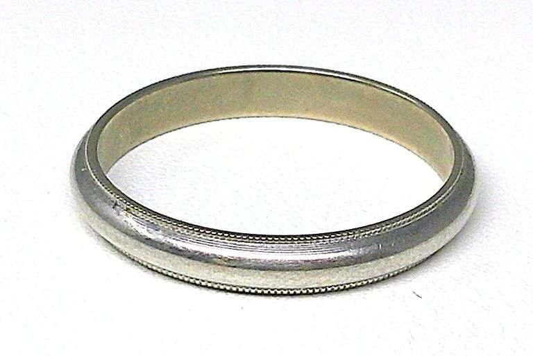 14KT White Gold Ring Size 10 image