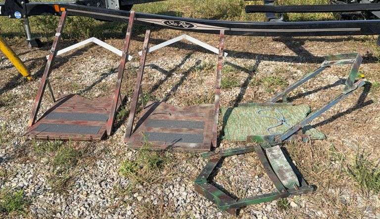 Climbing Tree Stand Platforms image