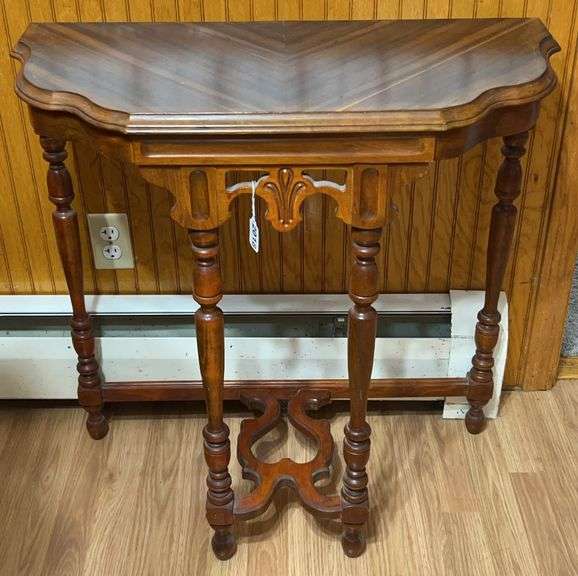 Turnleg Parlor Table image