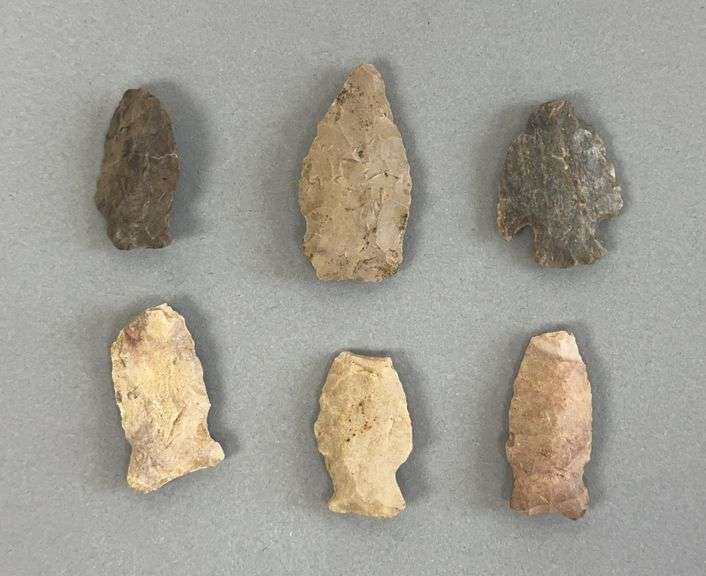 (6) Small Arrowhead Points image