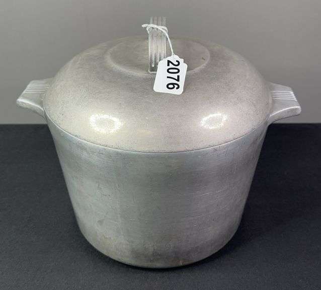 8 Quart Wagner Ware Magnalite image