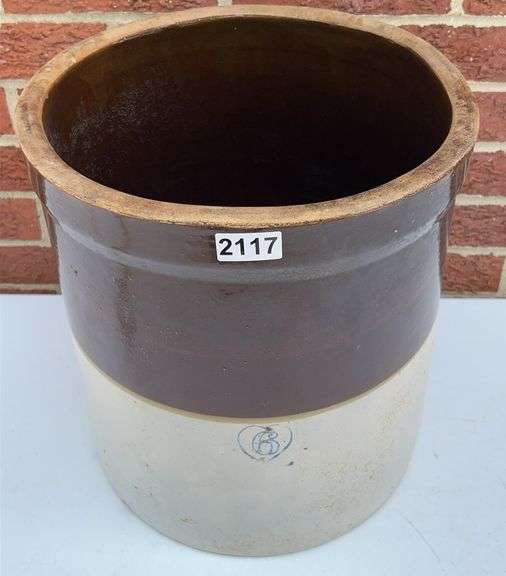 Two-Tone 6 Gallon Crock image