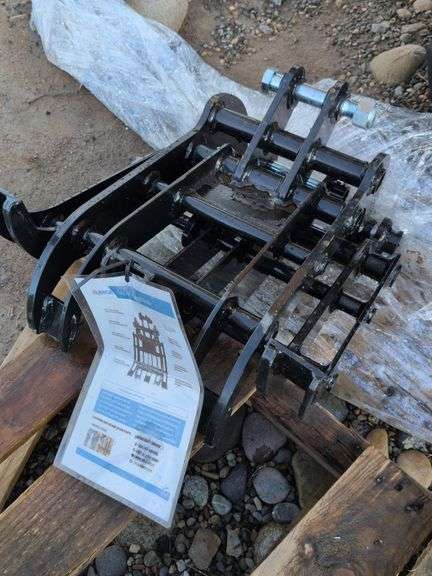 Mini excavator wood grabber image