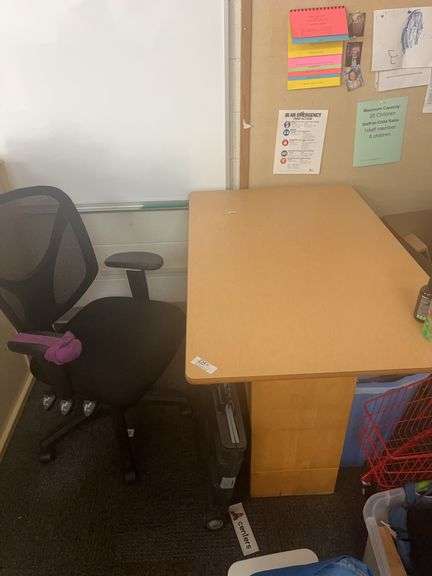 Desk and chair image