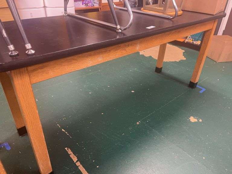 Table and 3 chairs image