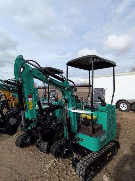 2025 CFG H15R Mini Excavator gas motor image