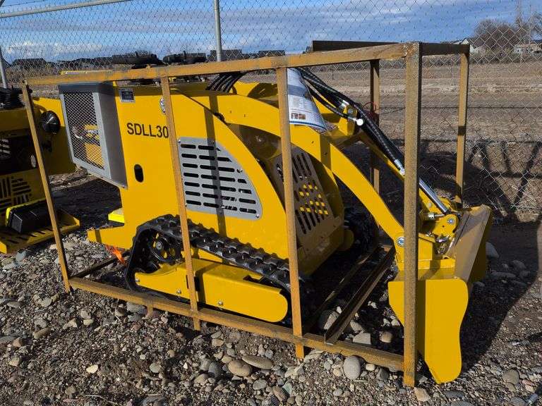 Mini walk skid loader SDLL30 image