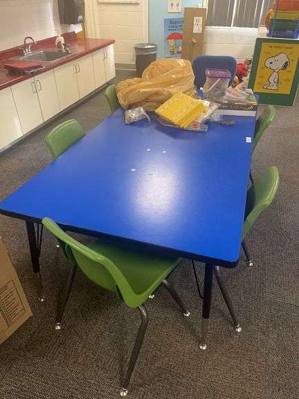 Table and 6 chairs image