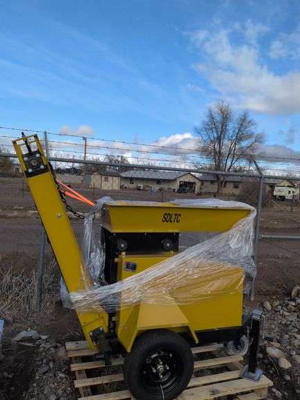 High-End Mobile Jaw Crusher image
