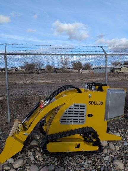 Mini walk behind skid loader SDLL30 image