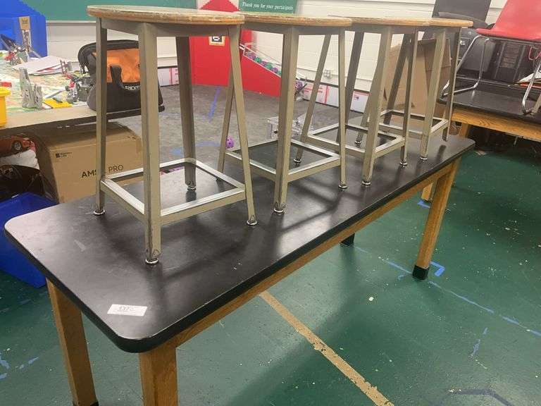 Table and 4 stools image