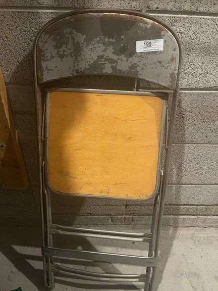 100 plus folding chairs image