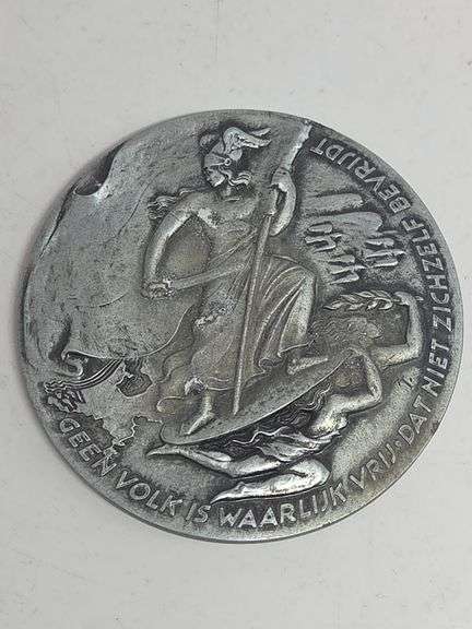 Dutch Liberation Medal 1945 image