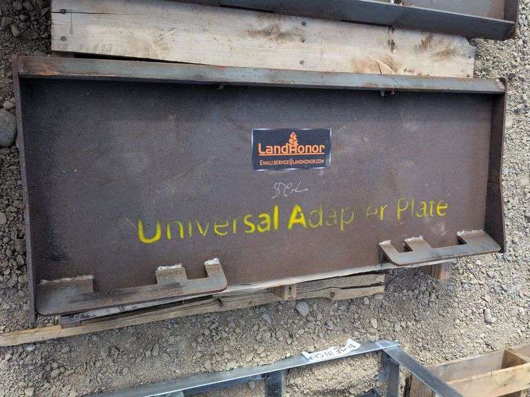 Skid Steer Universal Adapter Plate image