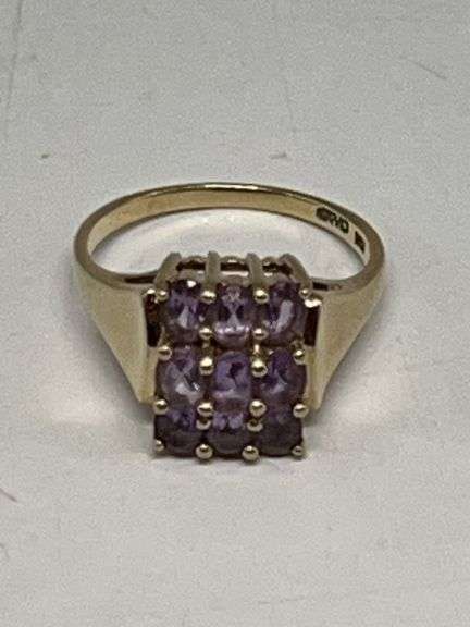 Size 7 Gold Ring 3.0 Grams image