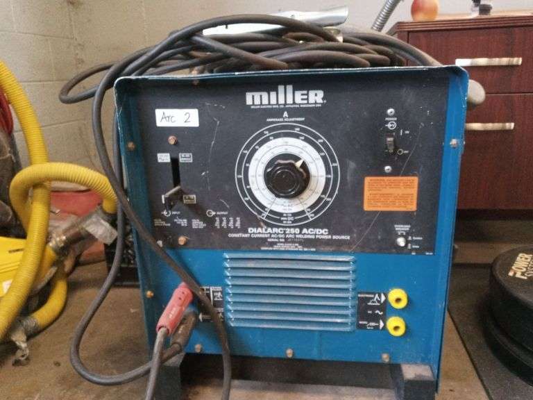 Miller Dialarc 250 AC / DC welder image