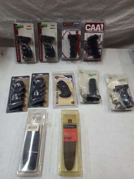 Mako AG54-S Combat foregrips. CAA Grips lot. Recoil pads image