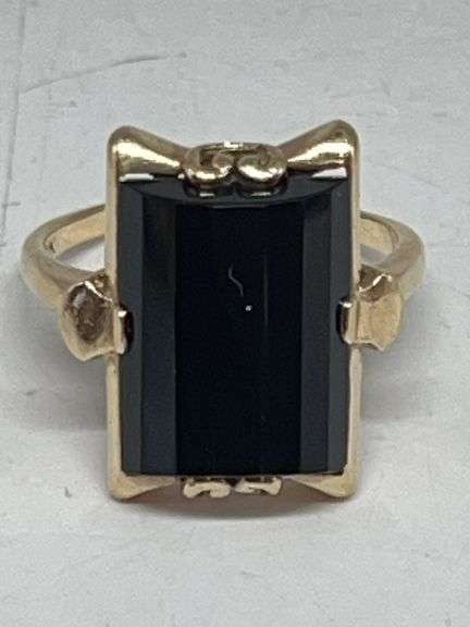 Size 9 1/4 Gold Ring With 5.7 Grams Total Weight Marked 10k image