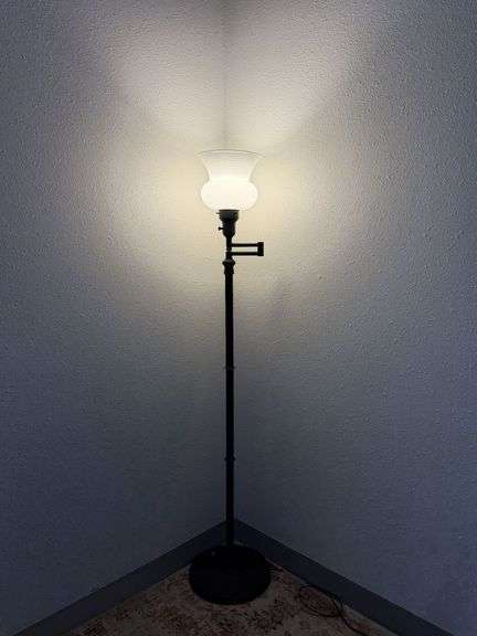 Standing Lamp image