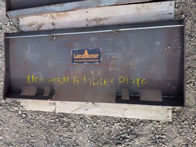 Skid Steer Universal Adapter Plate image