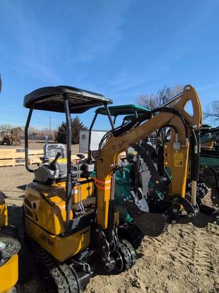 CFG Mini Excavator Model QK18R image